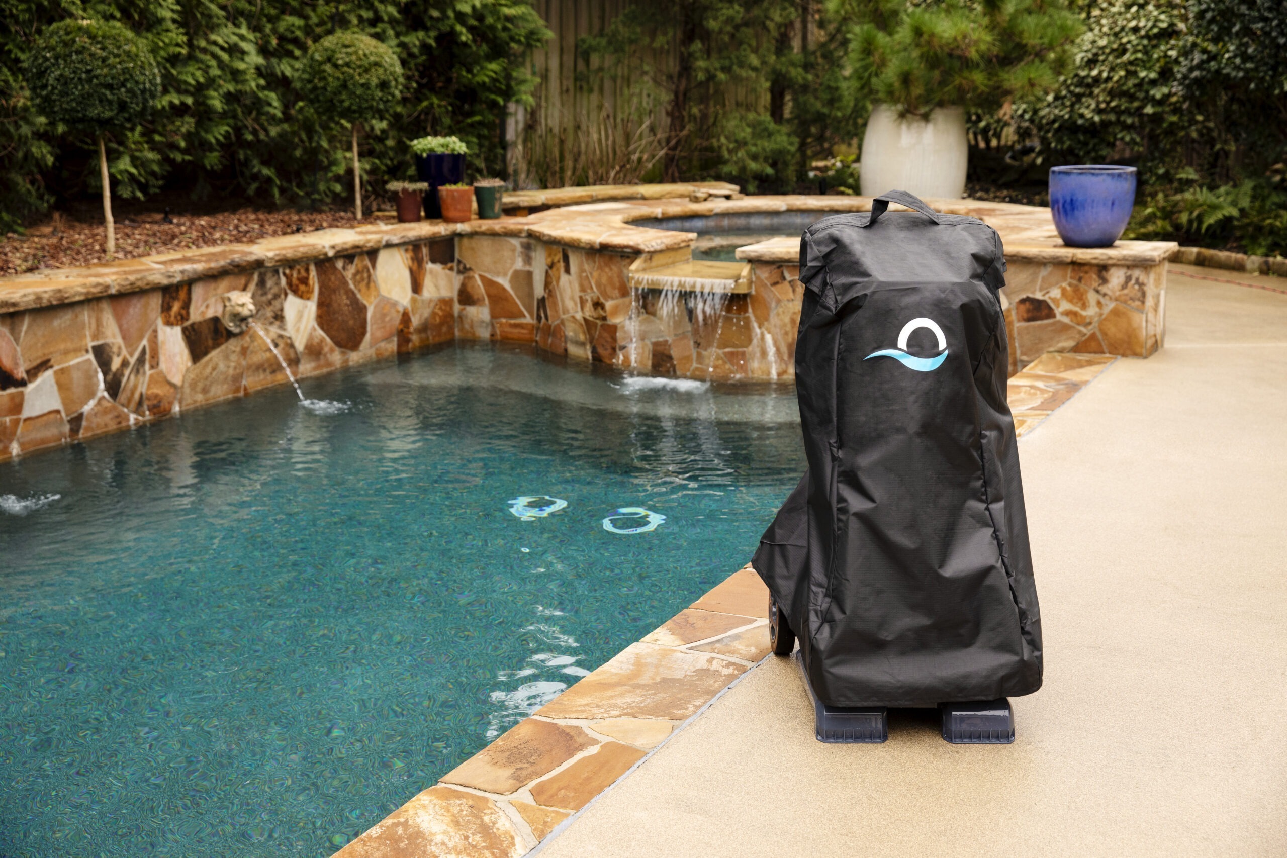 Lifestyle_ClassicCaddyCover_PS_FrontFacing_2023