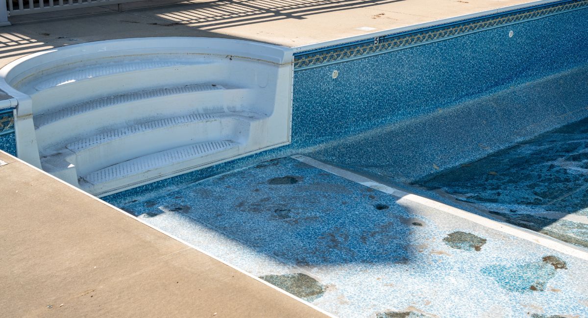 replacing vinyl pool liner