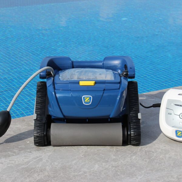 cleaning tool for pool